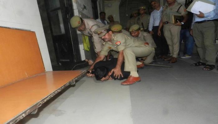 संजीव जीवा हत्याकांड का क्राइम सीन रिक्रिएशन: पुलिस ने खंगाले CCTV कैमरे... रिमांड के लिए दी जाएगी अर्जी 